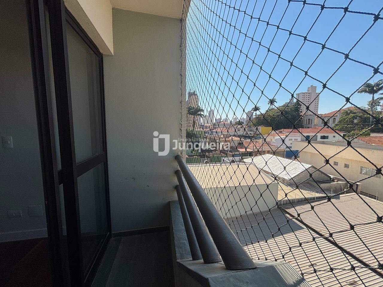 Apartamento à venda no Miami, 3 quartos, sendo 1 suíte, 1 vaga, no bairro Centro em Piracicaba - SP