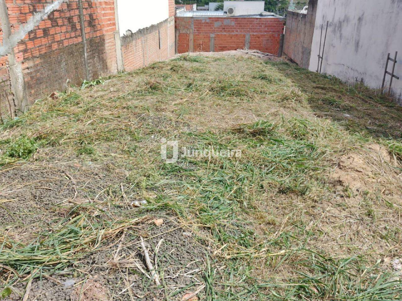Terreno à venda, no bairro Jardim dos Manacás em Piracicaba - SP