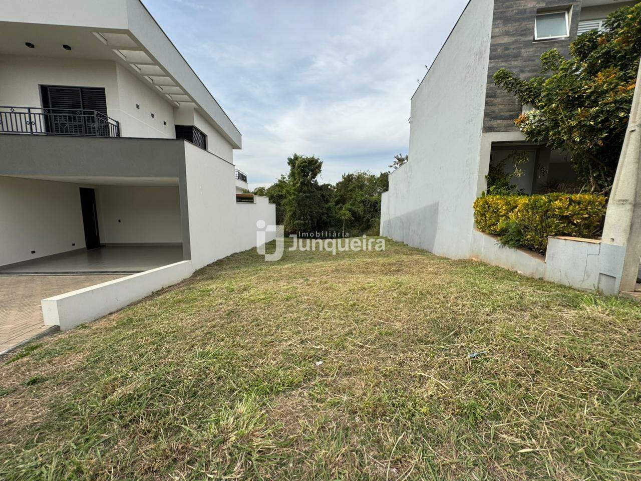 Terreno em Condomínio à venda no Reserva das Paineiras, no bairro Reserva das Paineiras em Piracicaba - SP
