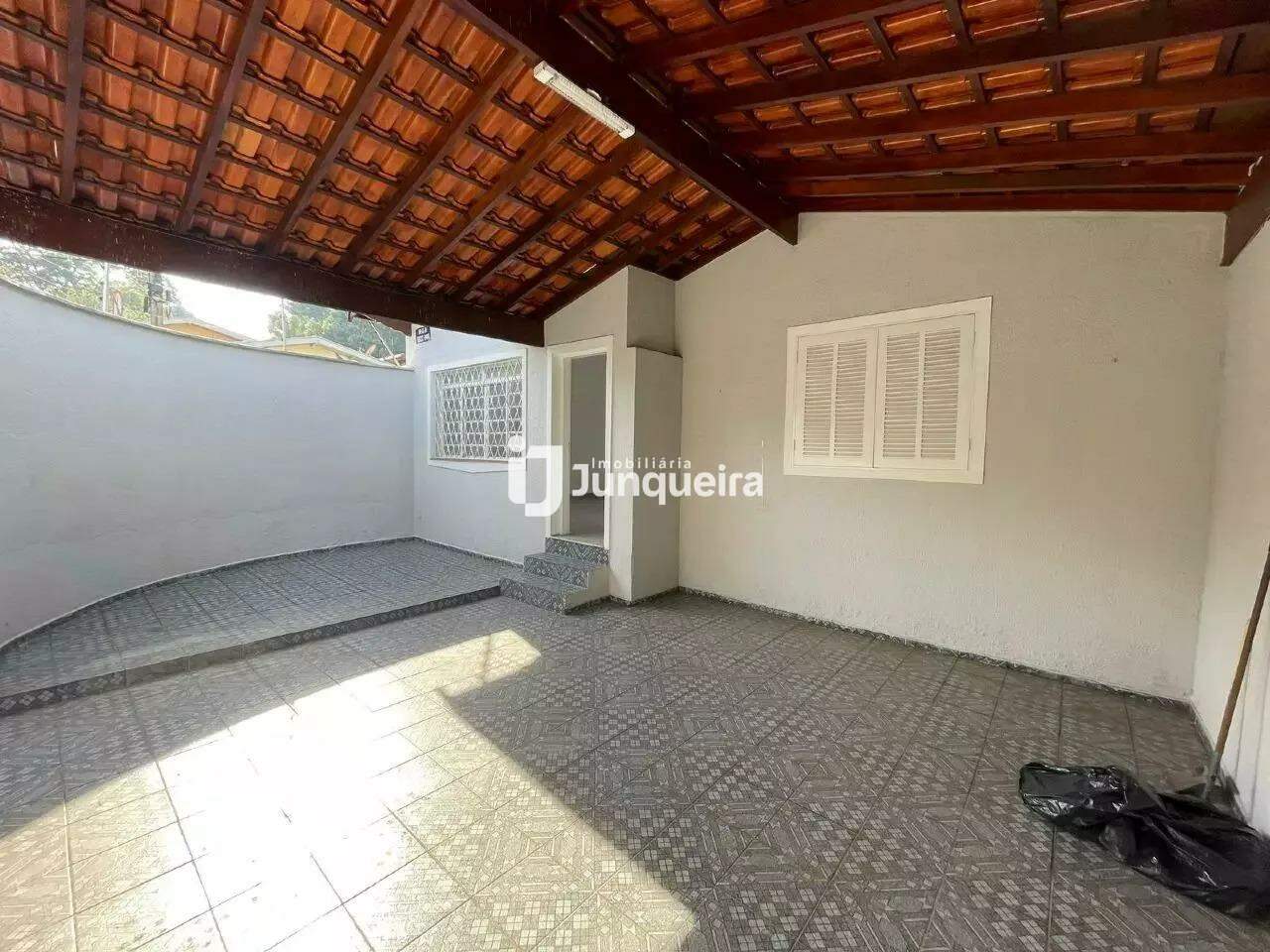 Casa para alugar, 3 quartos, sendo 1 suíte, 2 vagas, no bairro Jardim Brasília em Piracicaba - SP