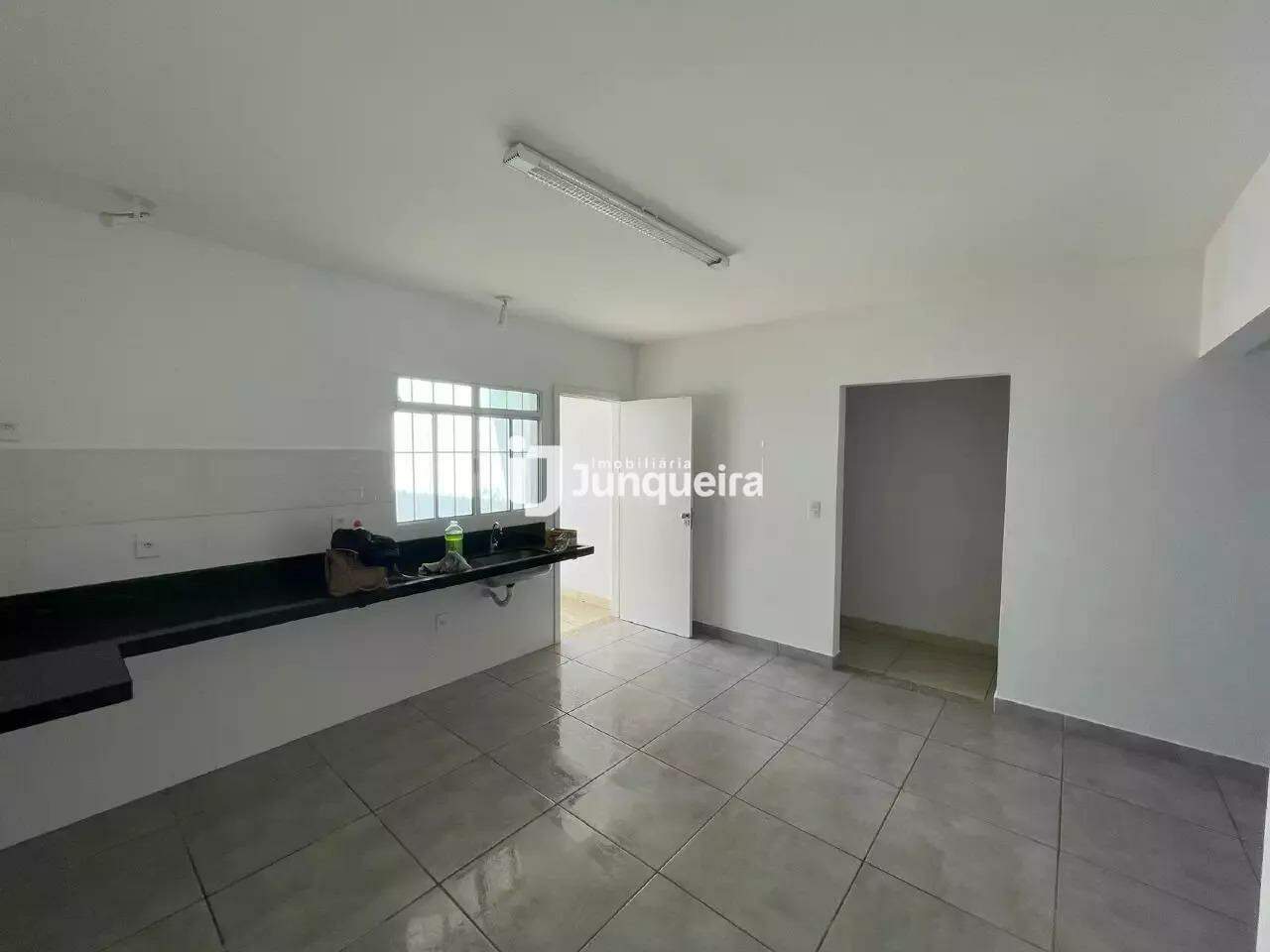 Casa para alugar, 3 quartos, sendo 1 suíte, 2 vagas, no bairro Jardim Brasília em Piracicaba - SP
