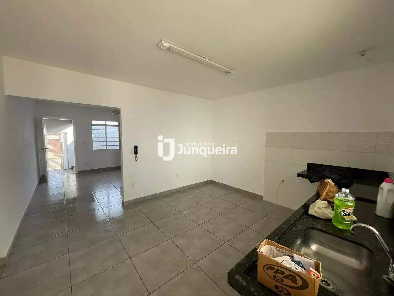 Casa para alugar, 3 quartos, sendo 1 suíte, 2 vagas, no bairro Jardim Brasília em Piracicaba - SP