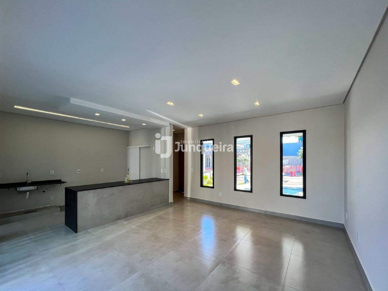 Casa em Condomínio à venda no Tomazella , 3 quartos, sendo 1 suíte, 2 vagas, no bairro Residencial Tomazella em Piracicaba - SP