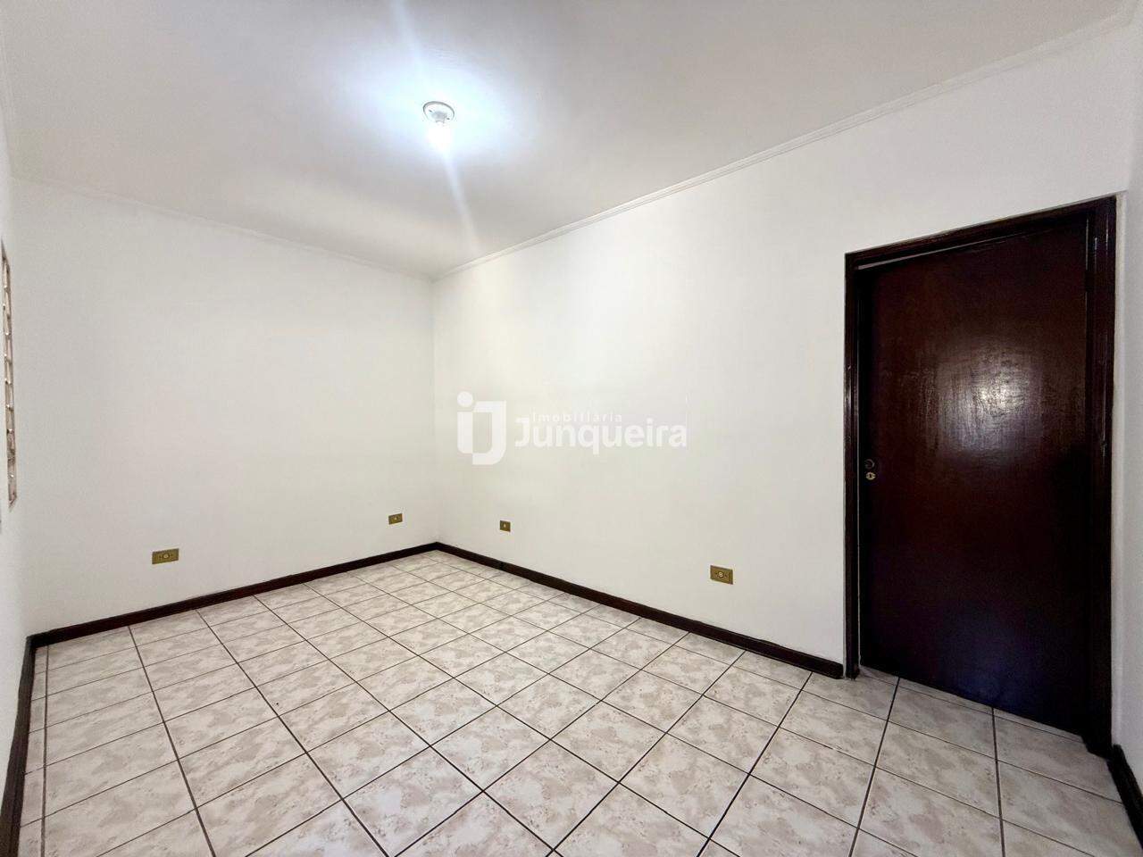 Casa à venda, 2 quartos, 1 vaga, no bairro Água Branca em Piracicaba - SP