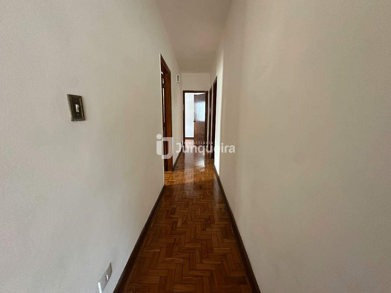 Casa para alugar, 3 quartos, sendo 1 suíte, 3 vagas, no bairro Cidade Jardim em Piracicaba - SP