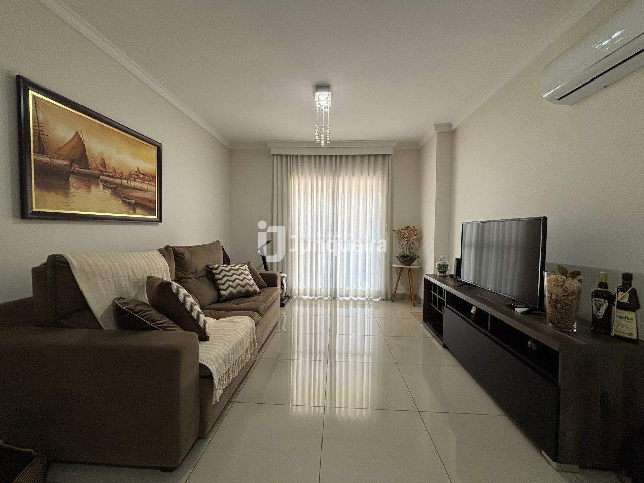 Apartamento à venda no San Victor, 3 quartos, sendo 2 suítes, 2 vagas, no bairro Cidade Alta em Piracicaba - SP