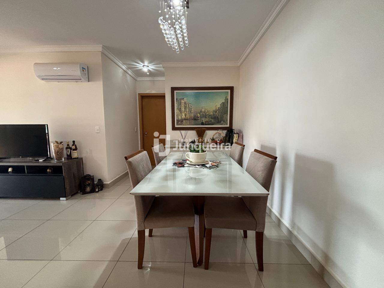Apartamento à venda no San Victor, 3 quartos, sendo 2 suítes, 2 vagas, no bairro Cidade Alta em Piracicaba - SP