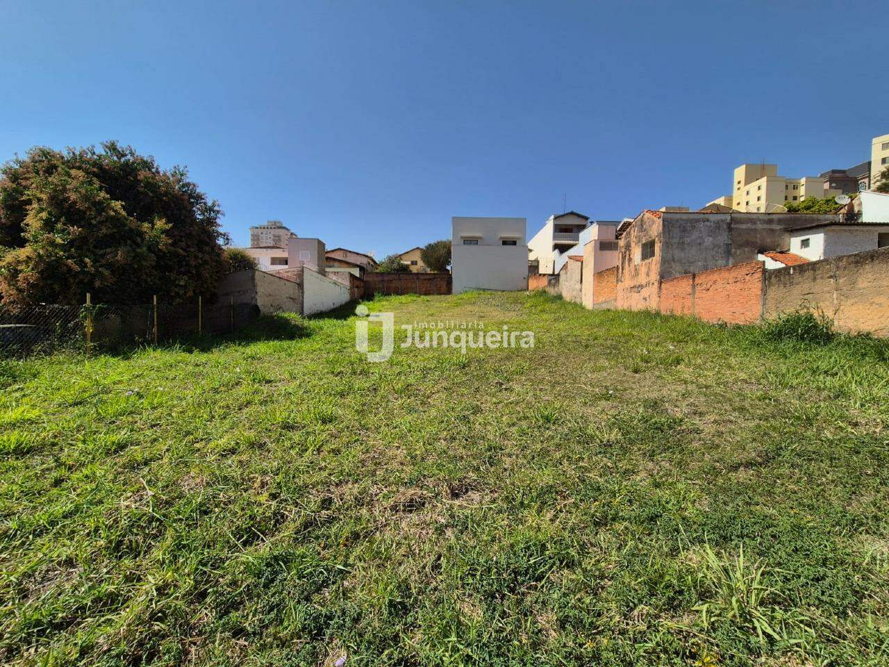 Área à venda, no bairro Centro em Piracicaba - SP
