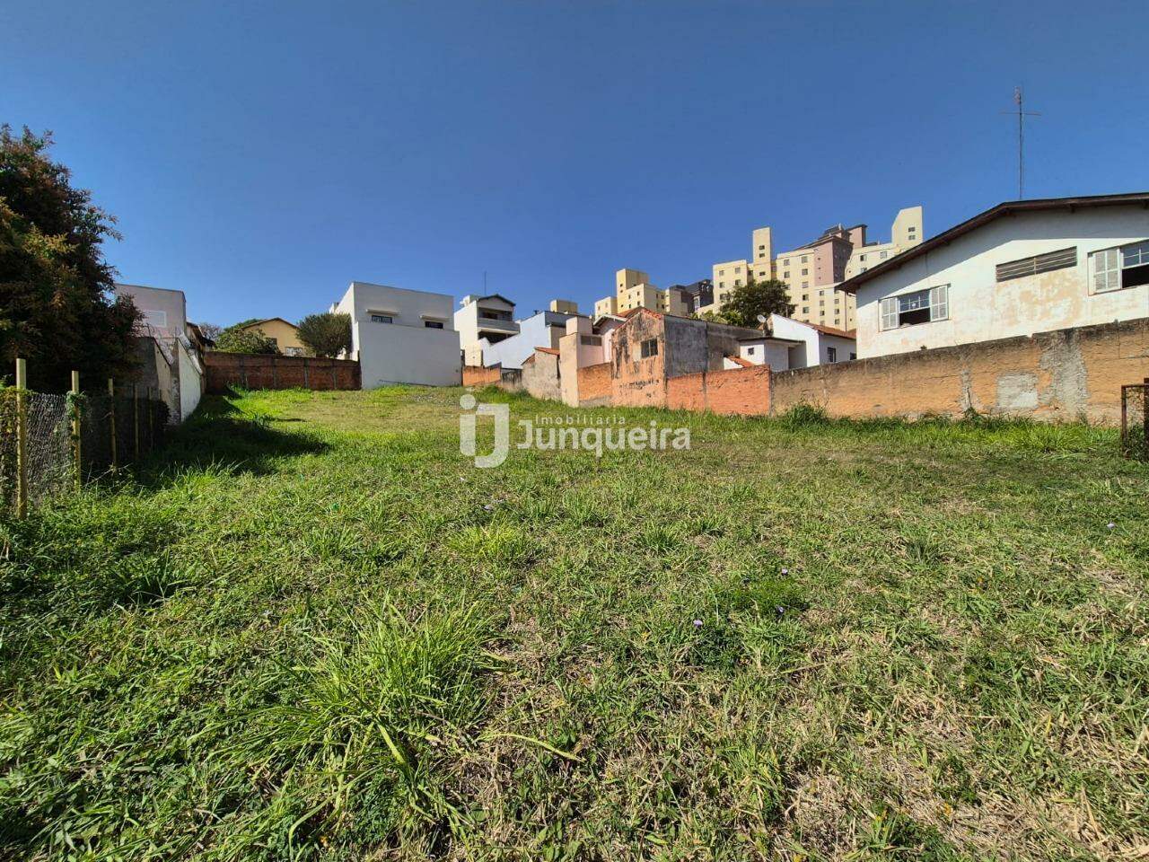 Área à venda, no bairro Centro em Piracicaba - SP