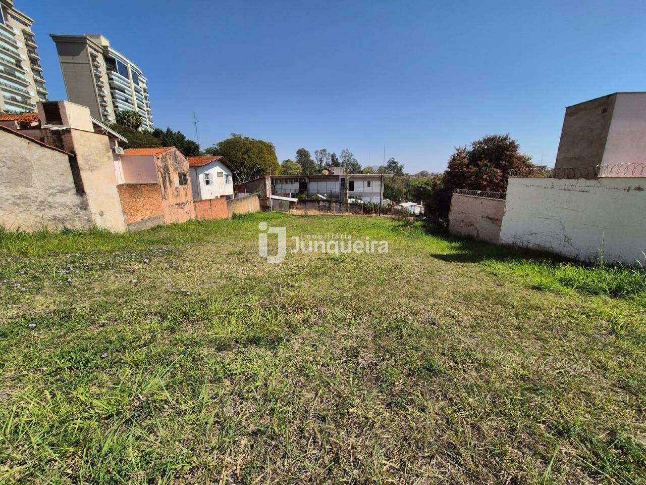 Área à venda, no bairro Centro em Piracicaba - SP