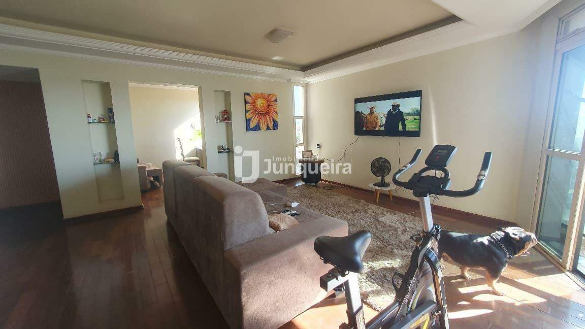 Apartamento à venda no David Miori, 3 quartos, sendo 1 suíte, 1 vaga, no bairro Centro em Rio das Pedras - SP