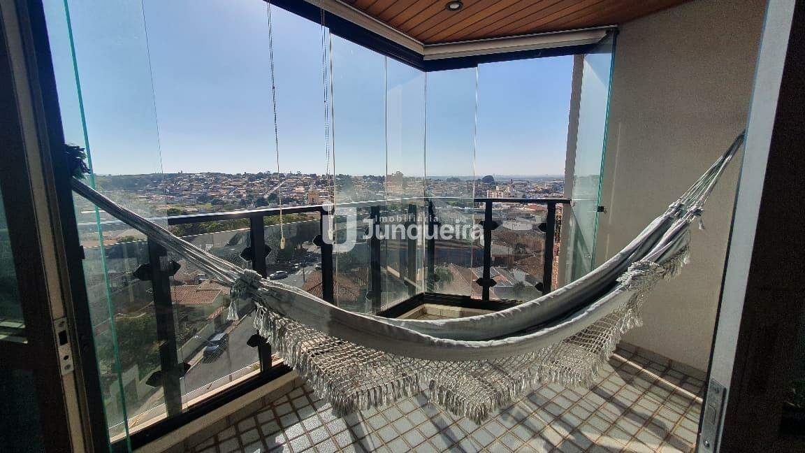 Apartamento à venda no David Miori, 3 quartos, sendo 1 suíte, 1 vaga, no bairro Centro em Rio das Pedras - SP