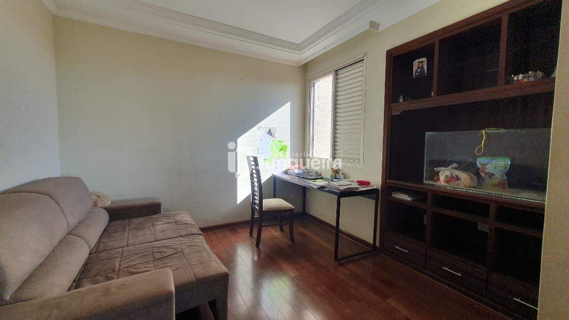 Apartamento à venda no David Miori, 3 quartos, sendo 1 suíte, 1 vaga, no bairro Centro em Rio das Pedras - SP
