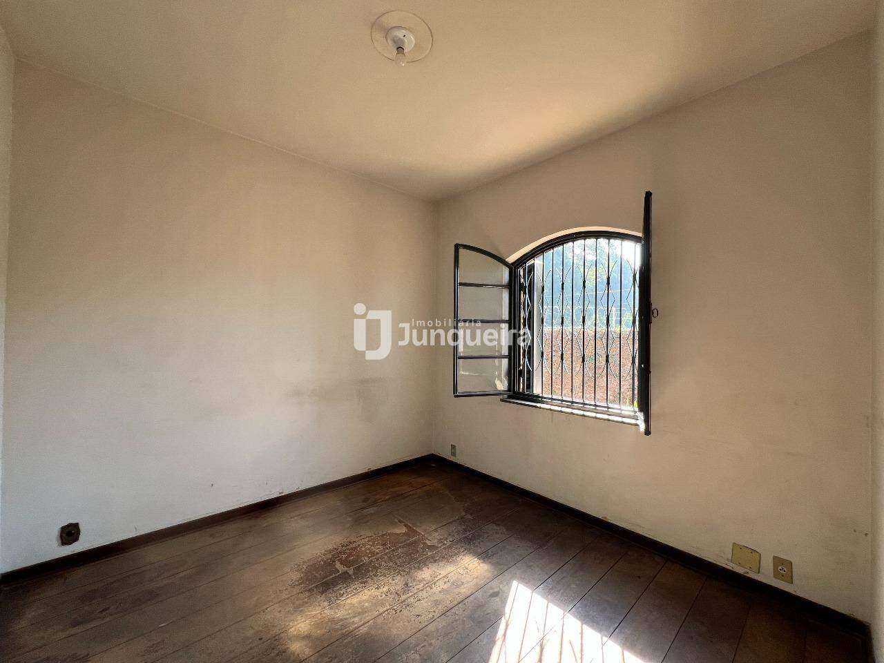 Casa à venda, 4 quartos, sendo 4 suítes, 4 vagas, no bairro Centro em Piracicaba - SP