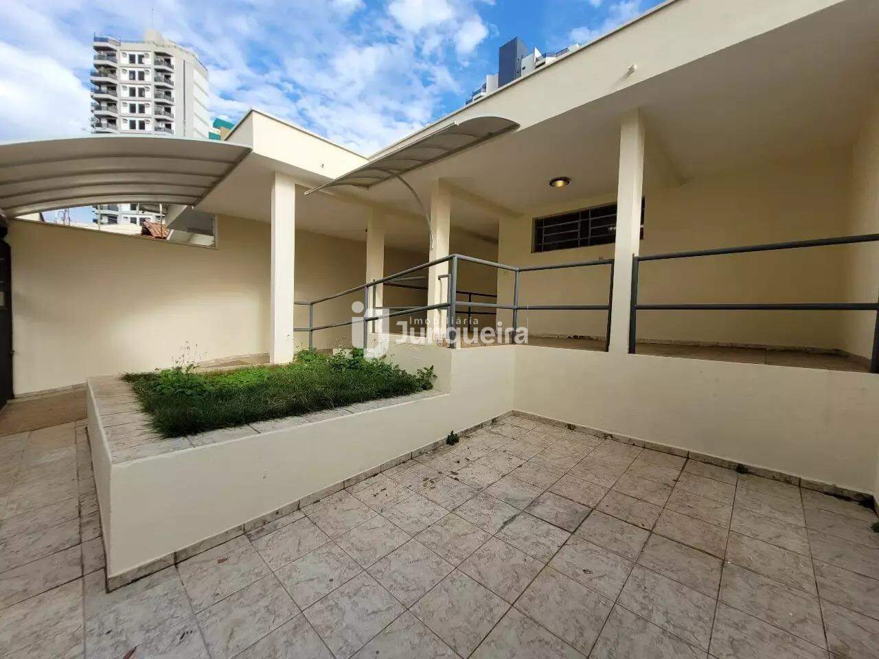 Casa à venda, 4 quartos, sendo 1 suíte, 3 vagas, no bairro Centro em Piracicaba - SP