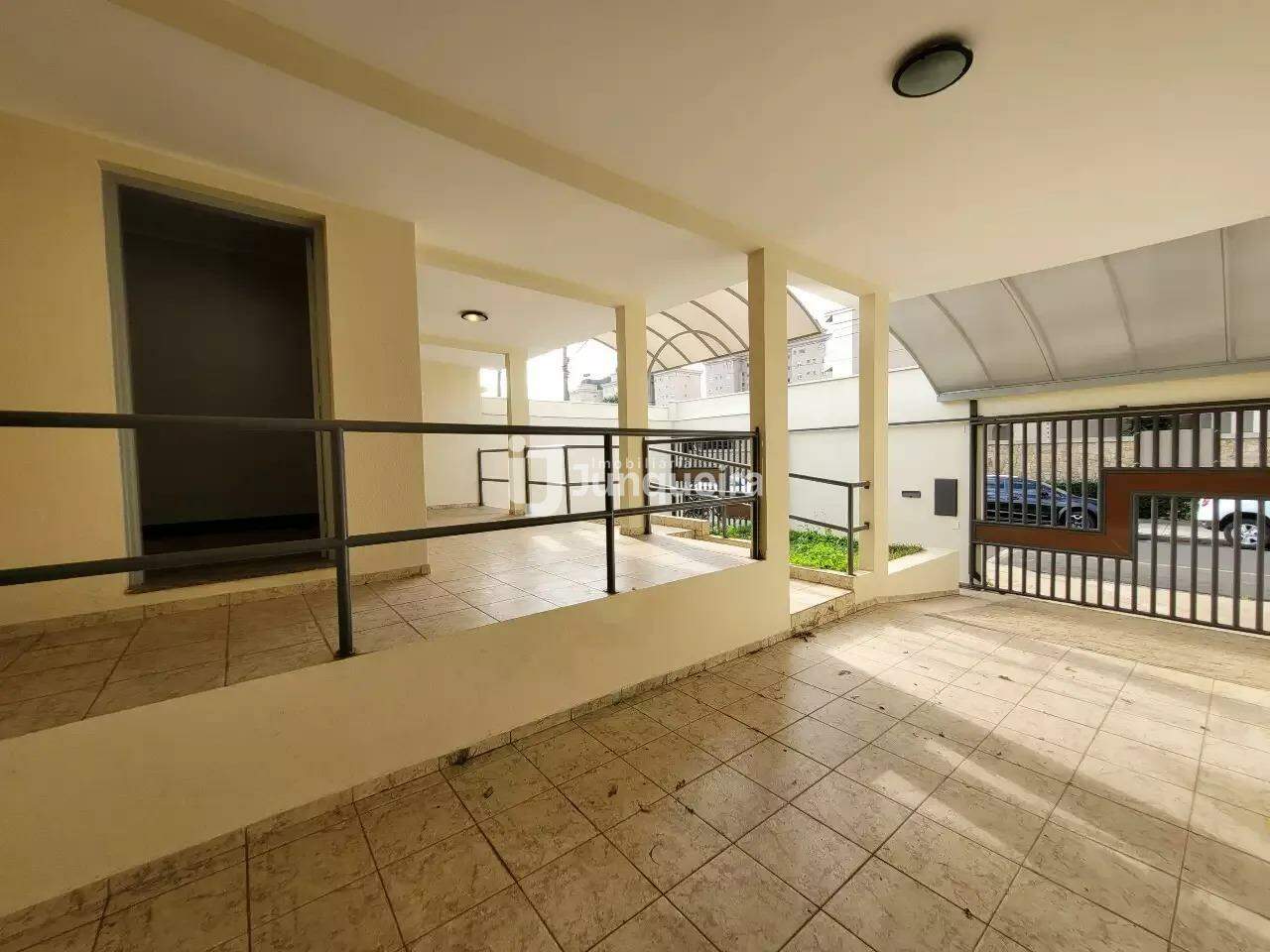Casa à venda, 4 quartos, sendo 1 suíte, 3 vagas, no bairro Centro em Piracicaba - SP