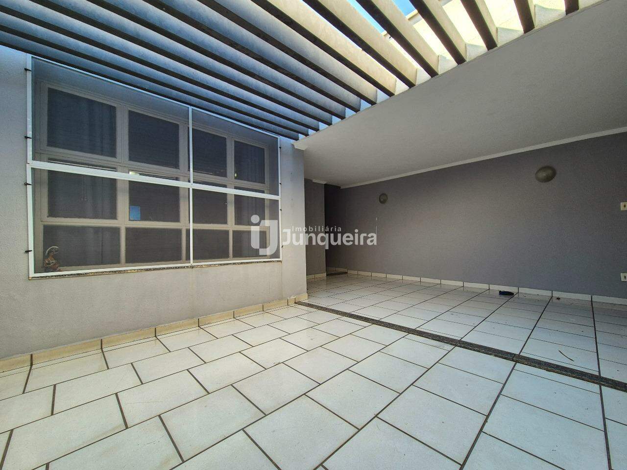Casa à venda, 2 quartos, sendo 1 suíte, 1 vaga, no bairro Nova América em Piracicaba - SP