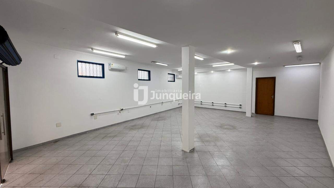 Prédio Comercial para alugar, no bairro Santa Terezinha em Piracicaba - SP