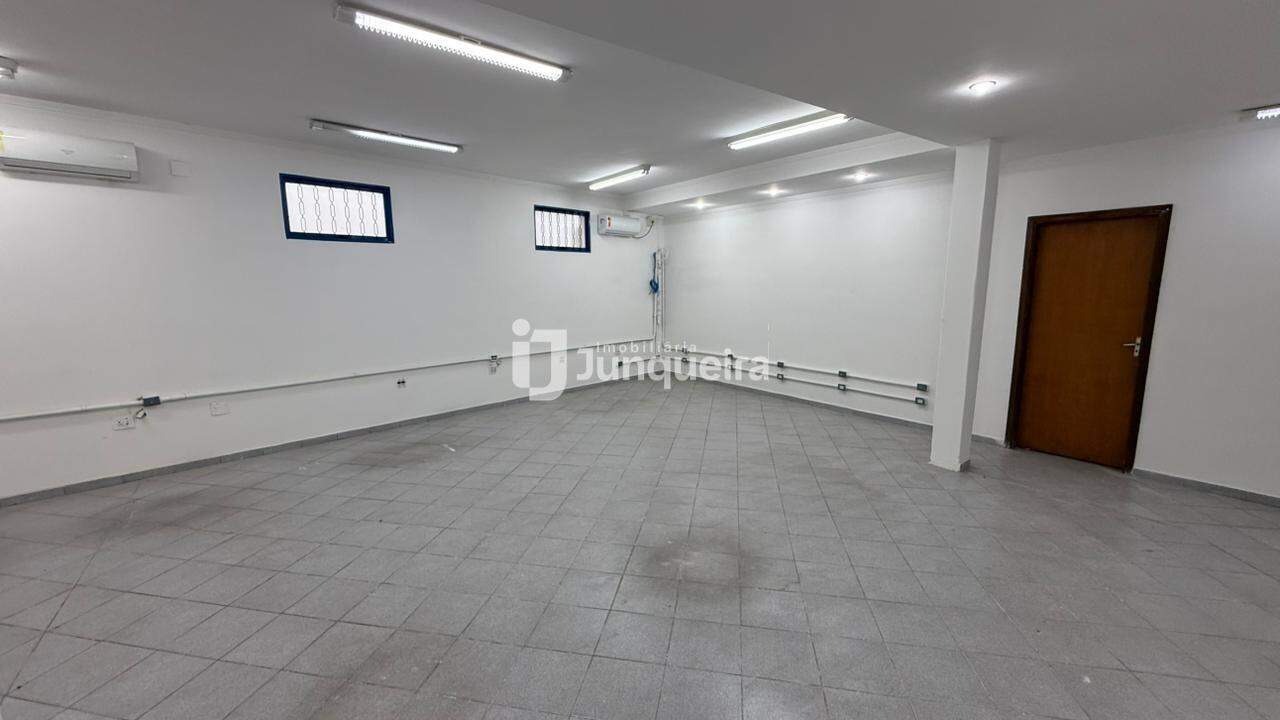 Prédio Comercial para alugar, no bairro Santa Terezinha em Piracicaba - SP