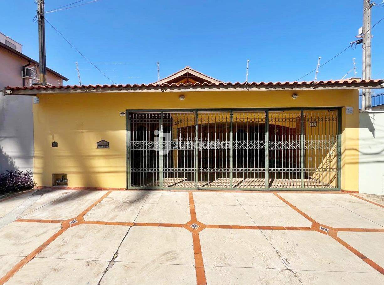 Casa à venda, 3 quartos, sendo 1 suíte, 2 vagas, no bairro Vila Rezende em Piracicaba - SP