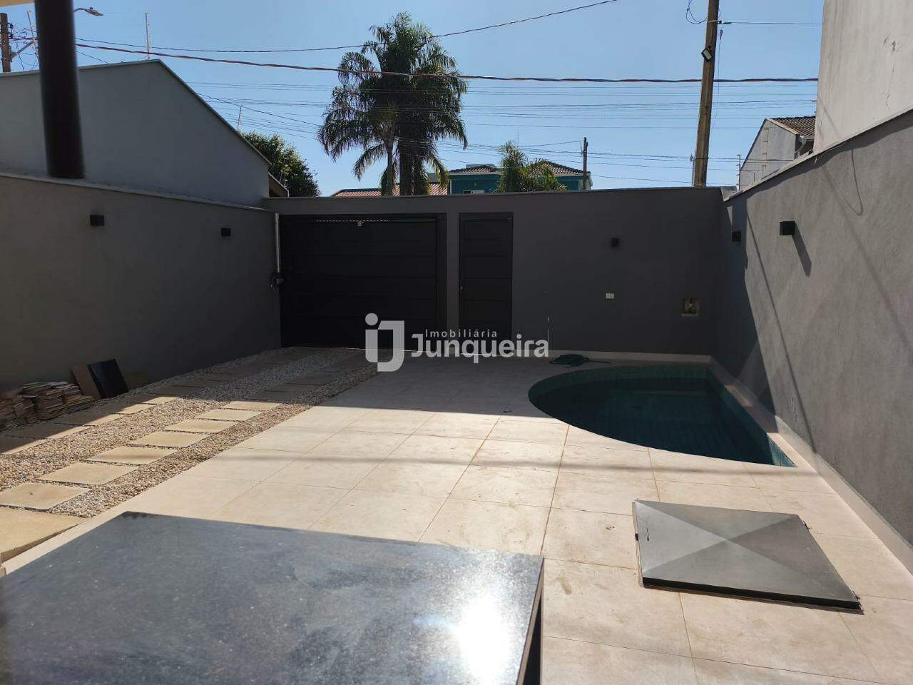 Casa à venda, 2 quartos, sendo 1 suíte, 2 vagas, no bairro Campestre em Piracicaba - SP