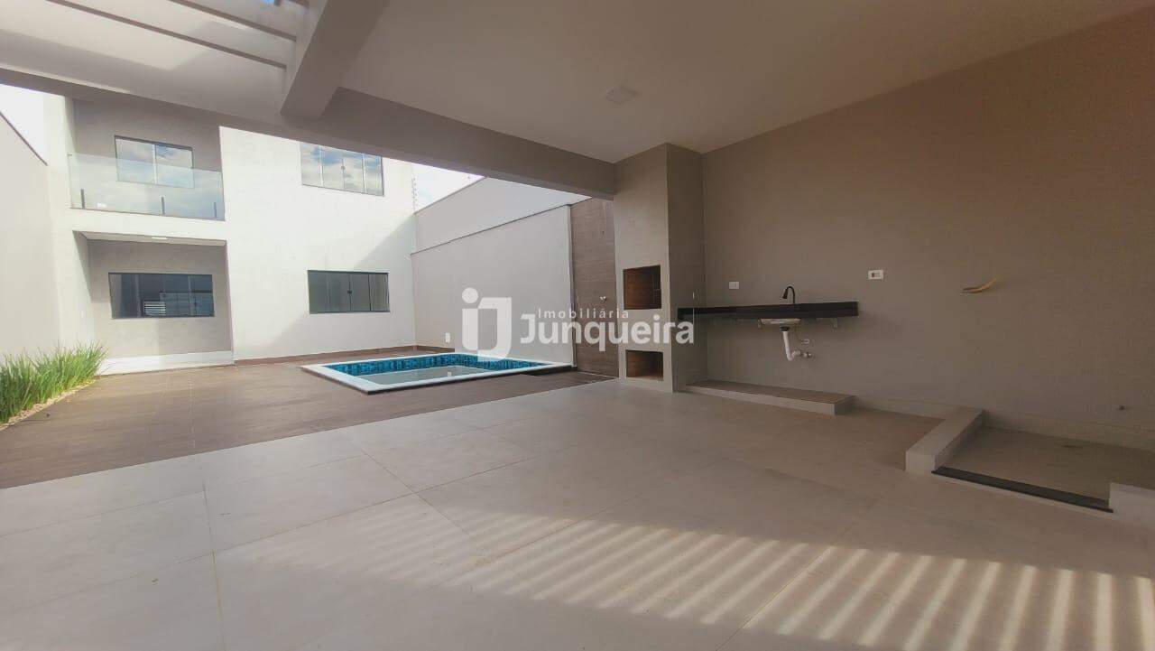 Casa para alugar, 3 quartos, sendo 1 suíte, 2 vagas, no bairro Residencial Nova Água Branca II em Piracicaba - SP