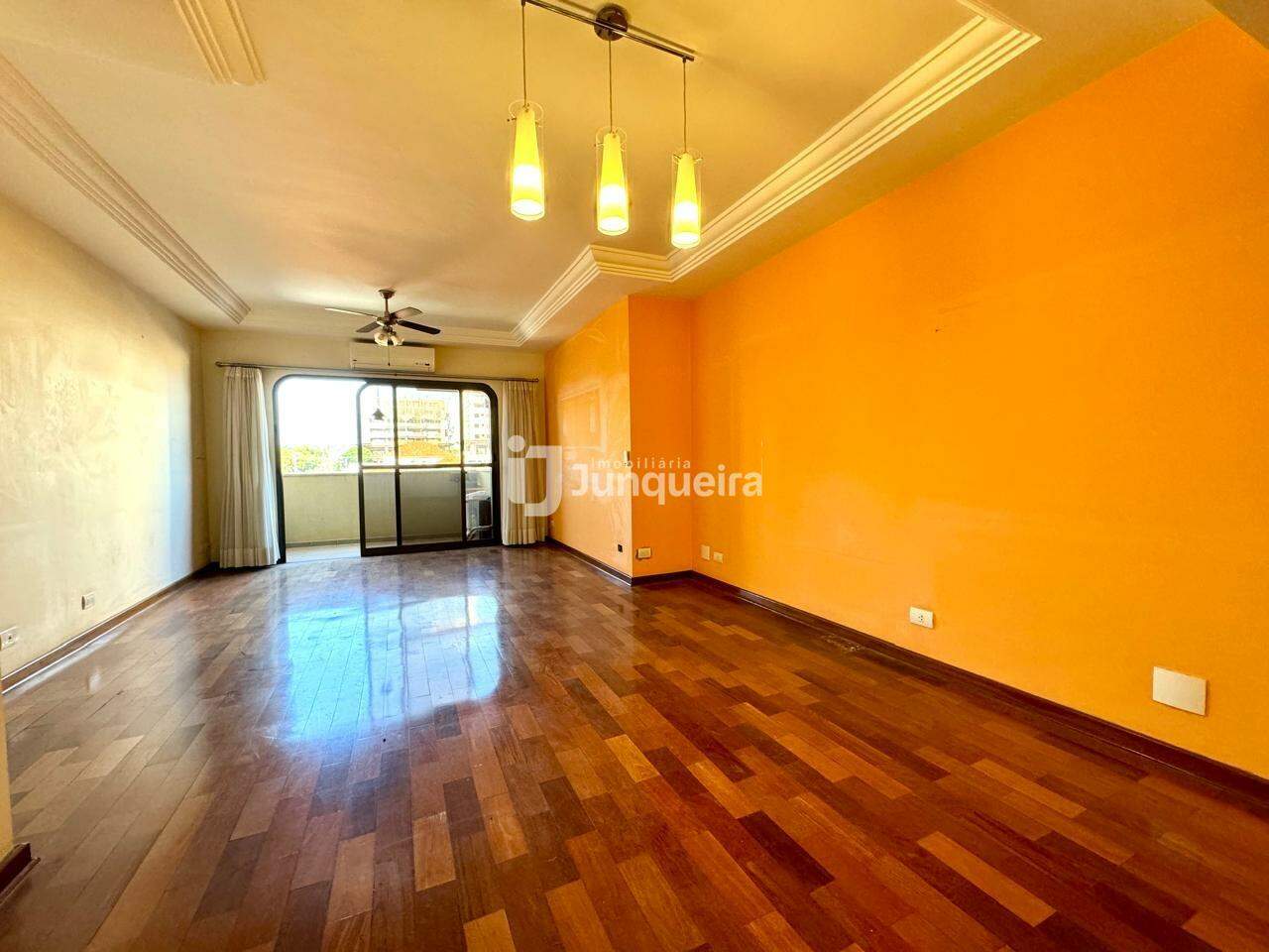 Apartamento à venda no Edificio Capuchinhos, 3 quartos, sendo 1 suíte, 2 vagas, no bairro Centro em Piracicaba - SP