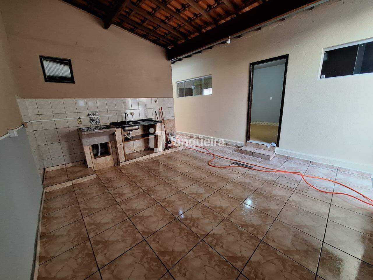 Casa para alugar, 4 quartos, 3 vagas, no bairro Jardim Bom Jesus II em Rio das Pedras - SP