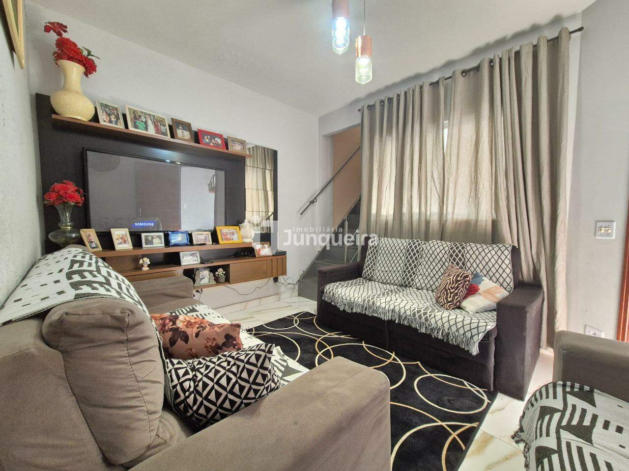 Casa à venda, 3 quartos, sendo 1 suíte, 2 vagas, no bairro Vila Sônia em Piracicaba - SP