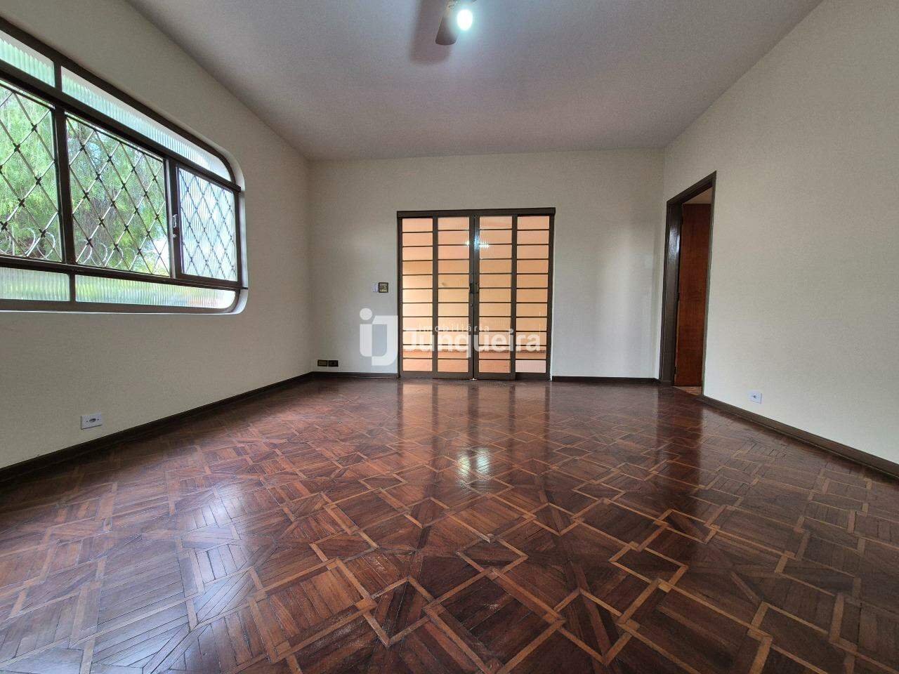 Casa à venda, 3 quartos, 4 vagas, no bairro Paulista em Piracicaba - SP