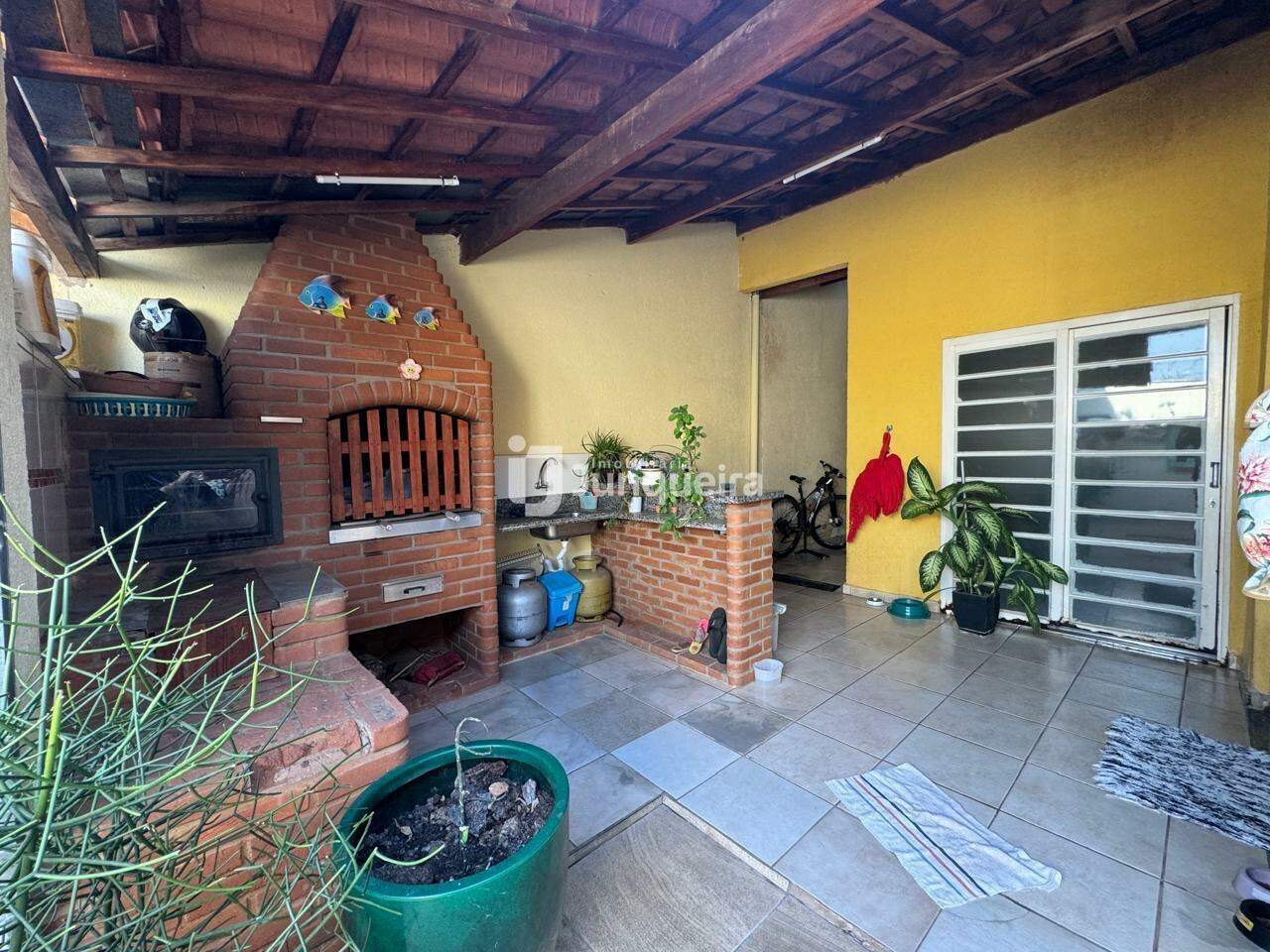 Casa à venda, 3 quartos, sendo 1 suíte, 2 vagas, no bairro Serra Verde em Piracicaba - SP