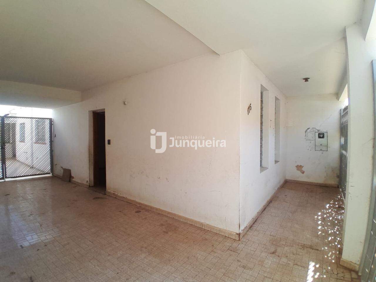 Casa à venda, 3 quartos, 3 vagas, no bairro Vila Rezende em Piracicaba - SP