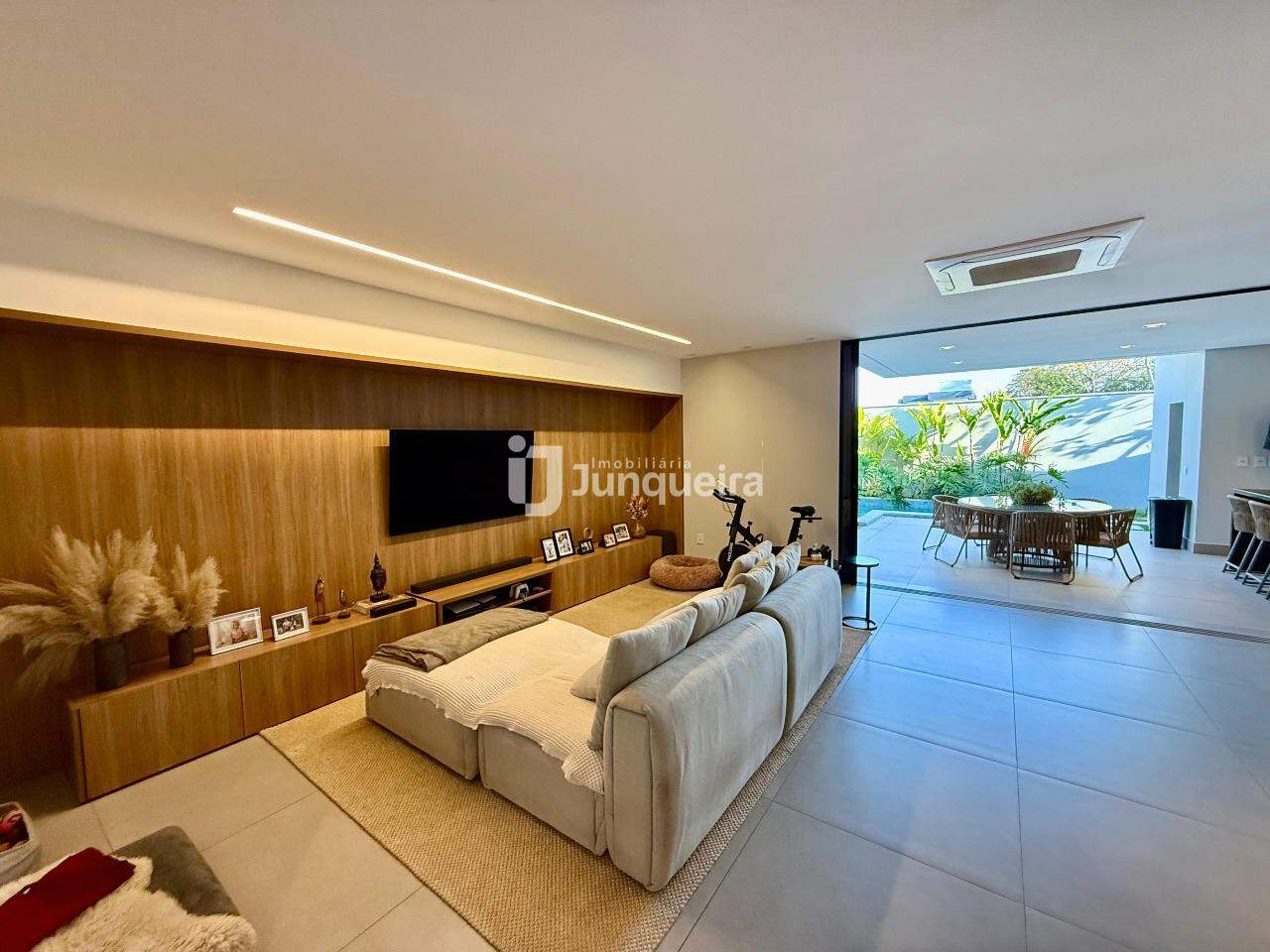 Casa em Condomínio à venda no Quinta do Engenho, 3 quartos, sendo 1 suíte, 4 vagas, no bairro Residencial Quinta do Engenho em Rio das Pedras - SP