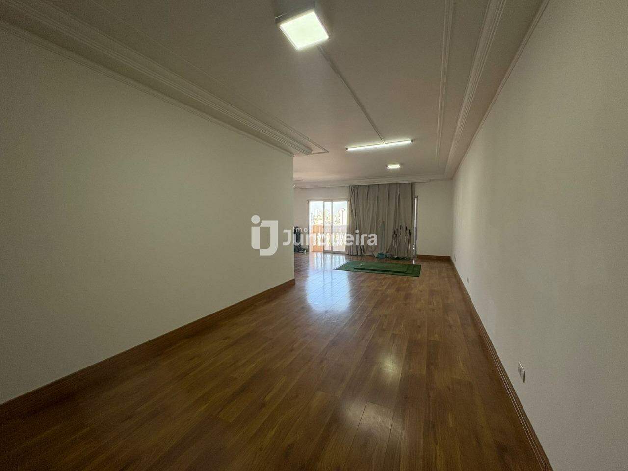Apartamento à venda no Edifício Jorge César Vargas, 3 quartos, sendo 1 suíte, 1 vaga, no bairro Centro em Piracicaba - SP