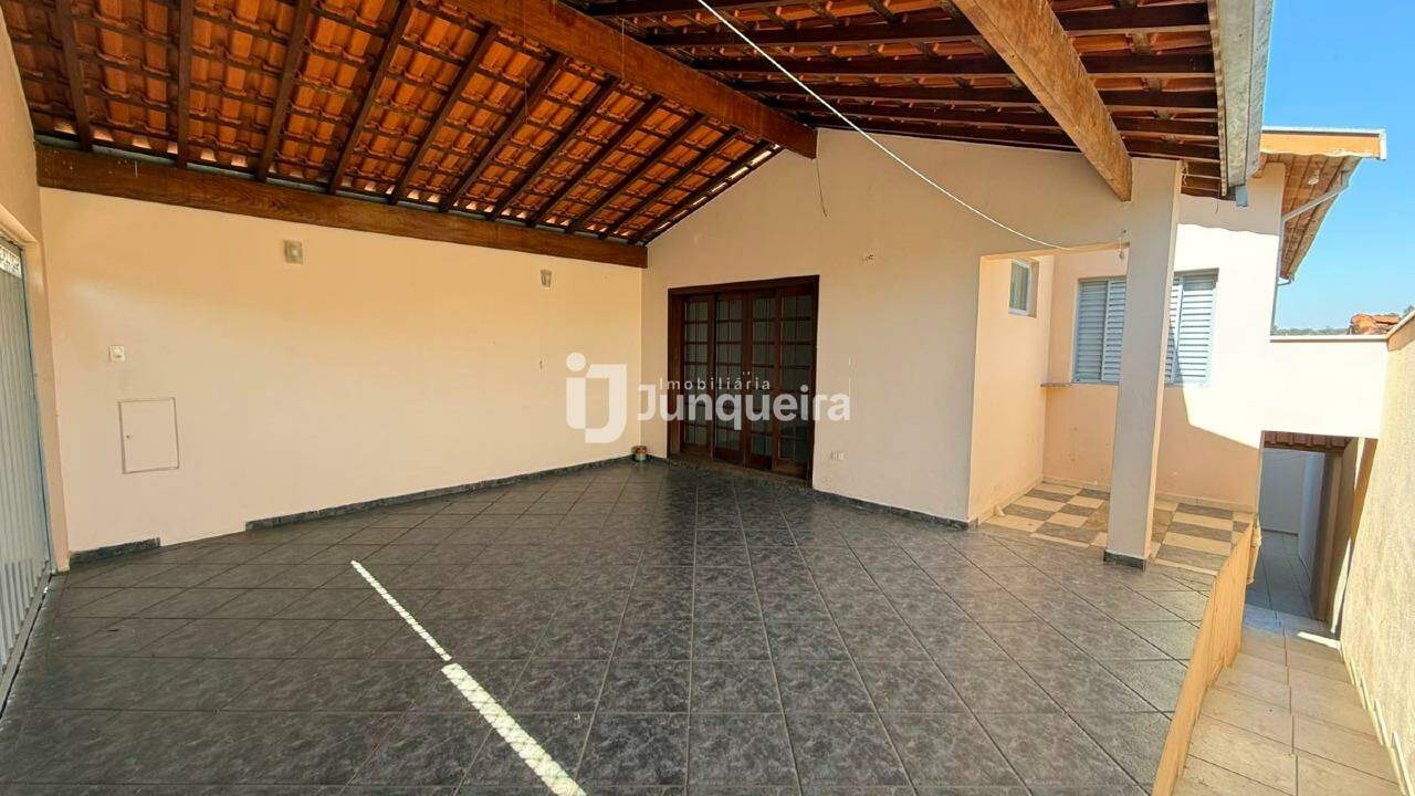Casa à venda, 3 quartos, sendo 1 suíte, 2 vagas, no bairro Novo Horizonte em Piracicaba - SP