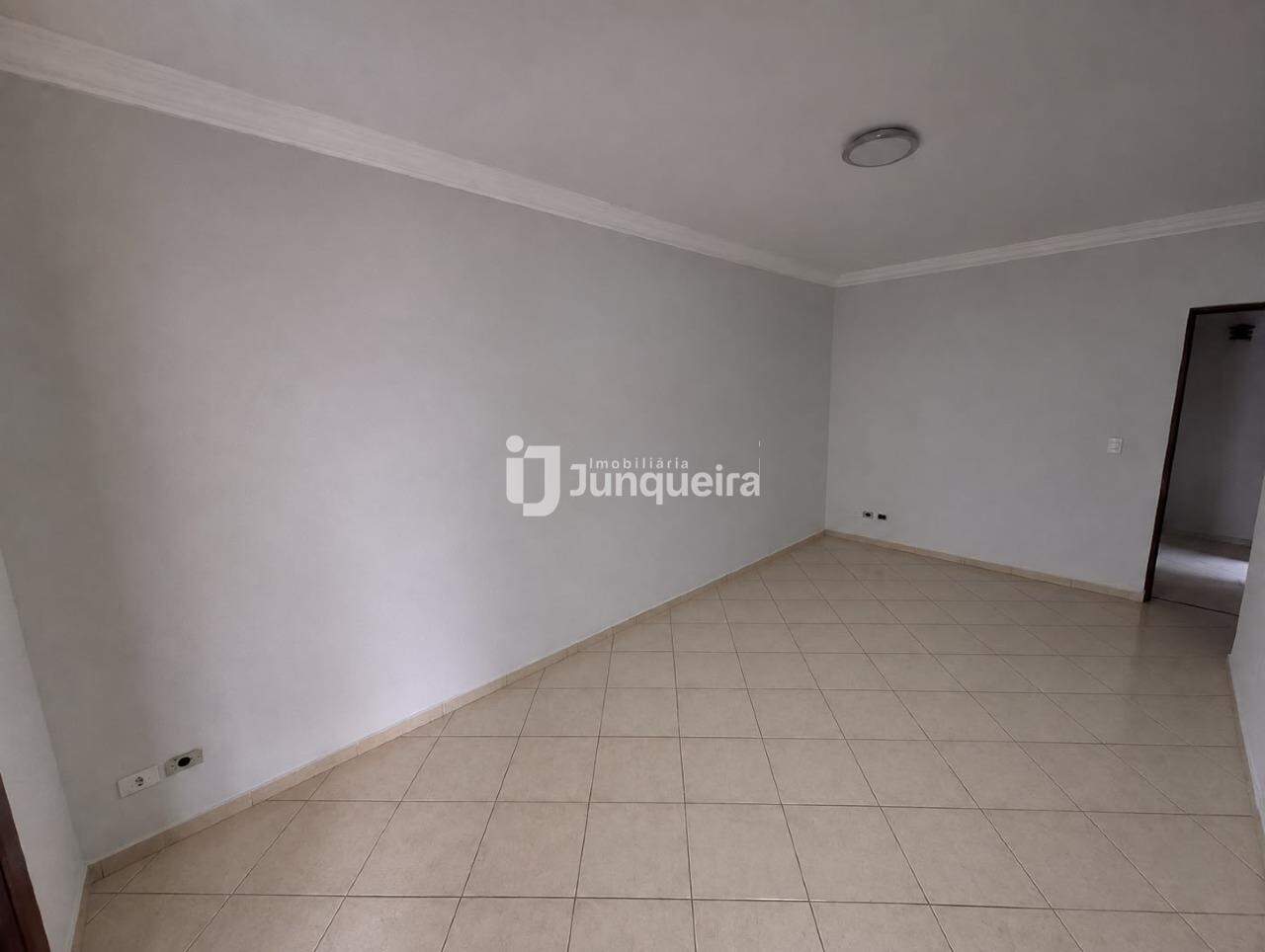 Casa à venda, 3 quartos, sendo 1 suíte, 2 vagas, no bairro Novo Horizonte em Piracicaba - SP