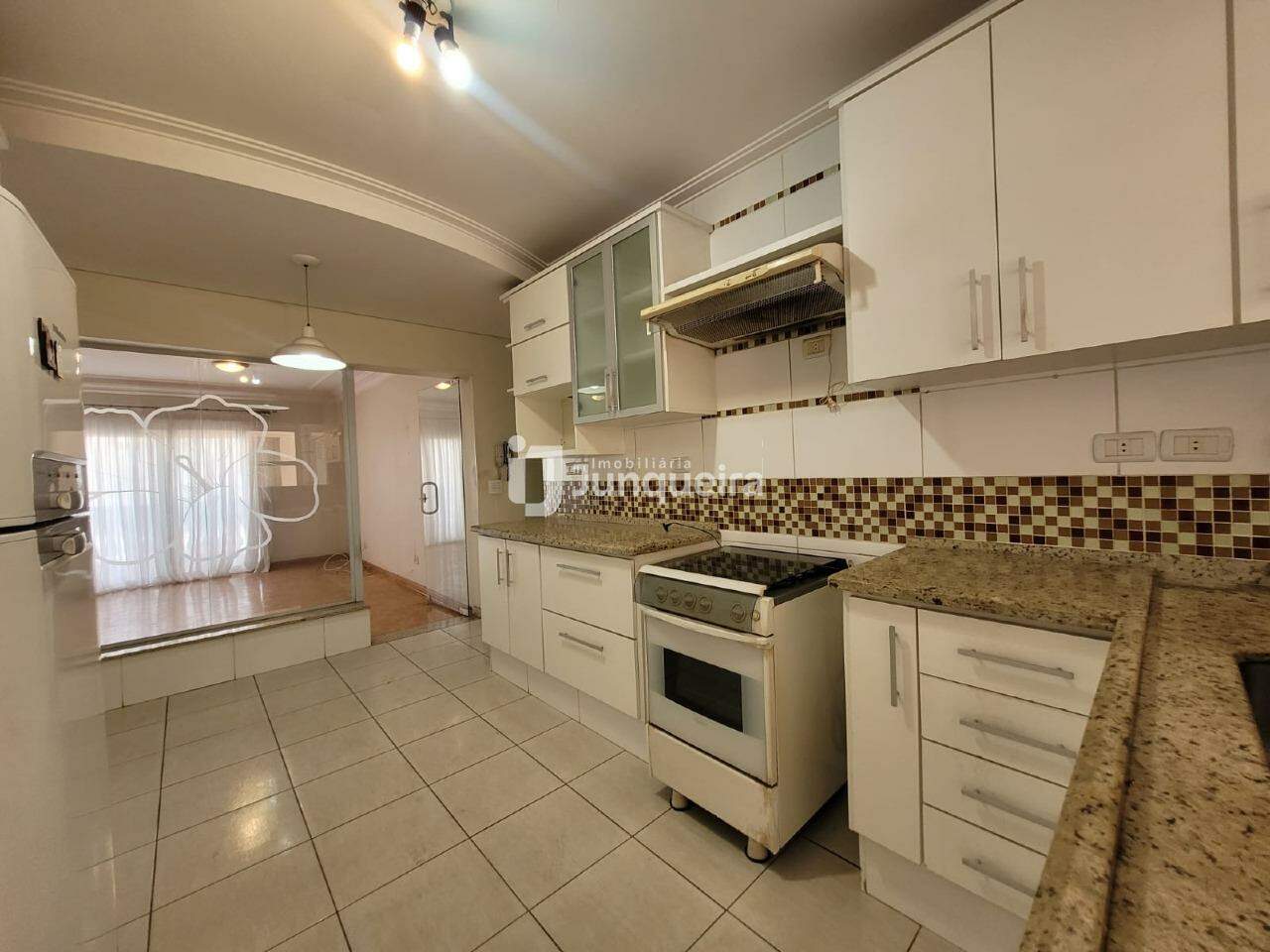 Apartamento para alugar no Edifício Jorge César Vargas, 3 quartos, sendo 1 suíte, 1 vaga, no bairro Centro em Piracicaba - SP