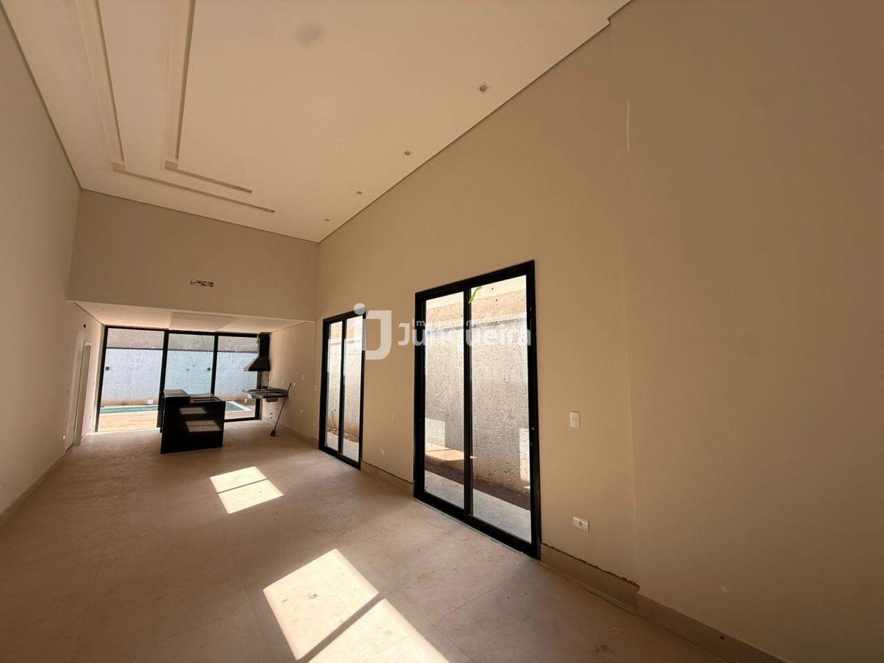 Casa em Condomínio à venda no Damha II , 3 quartos, sendo 3 suítes, 4 vagas, no bairro Parque Residencial Damha II em Piracicaba - SP