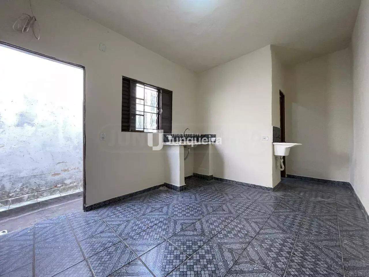 Prédio Comercial à venda, 16 quartos, 1 vaga, no bairro Vila Independência em Piracicaba - SP