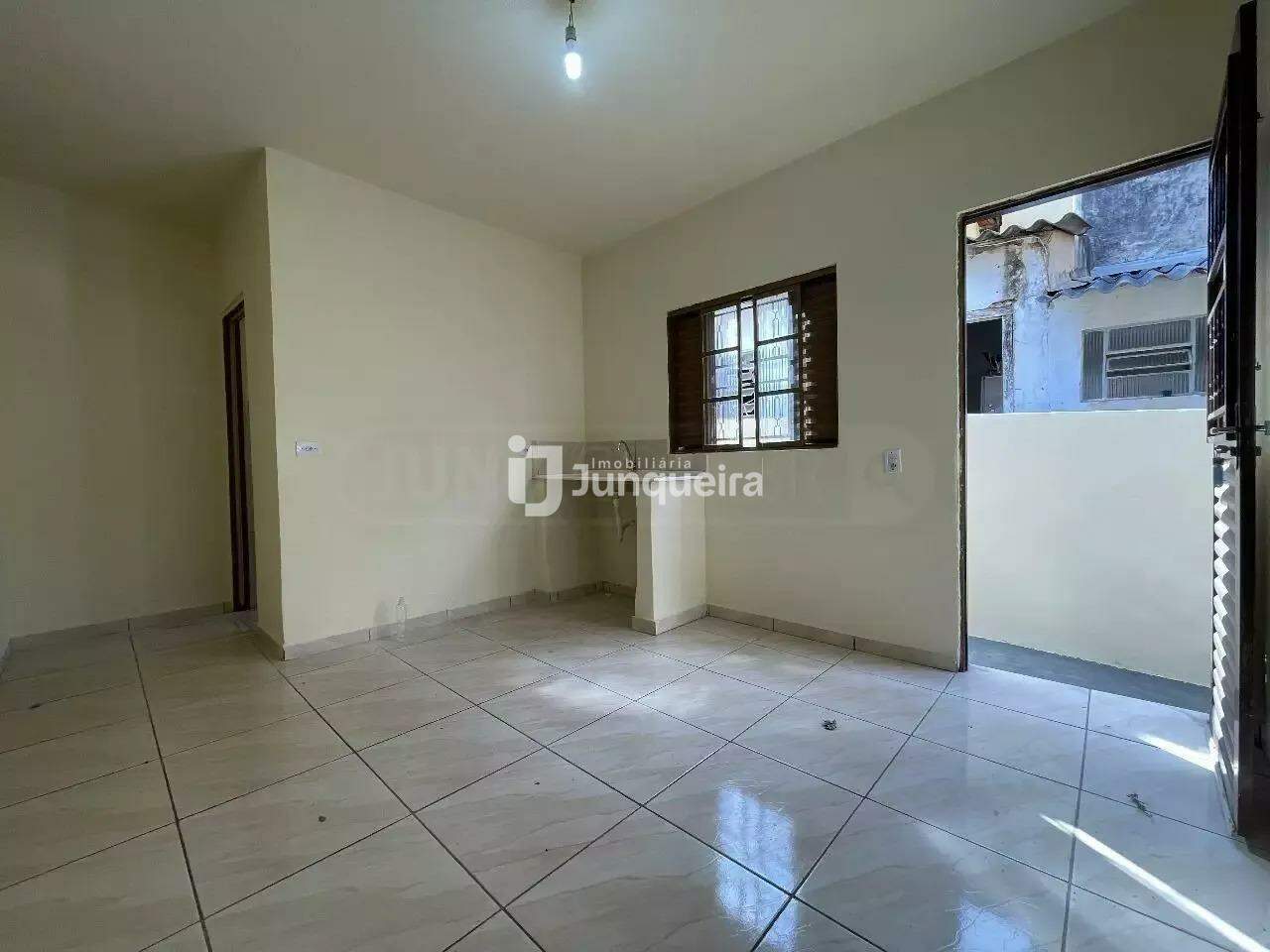 Prédio Comercial à venda, 16 quartos, 1 vaga, no bairro Vila Independência em Piracicaba - SP
