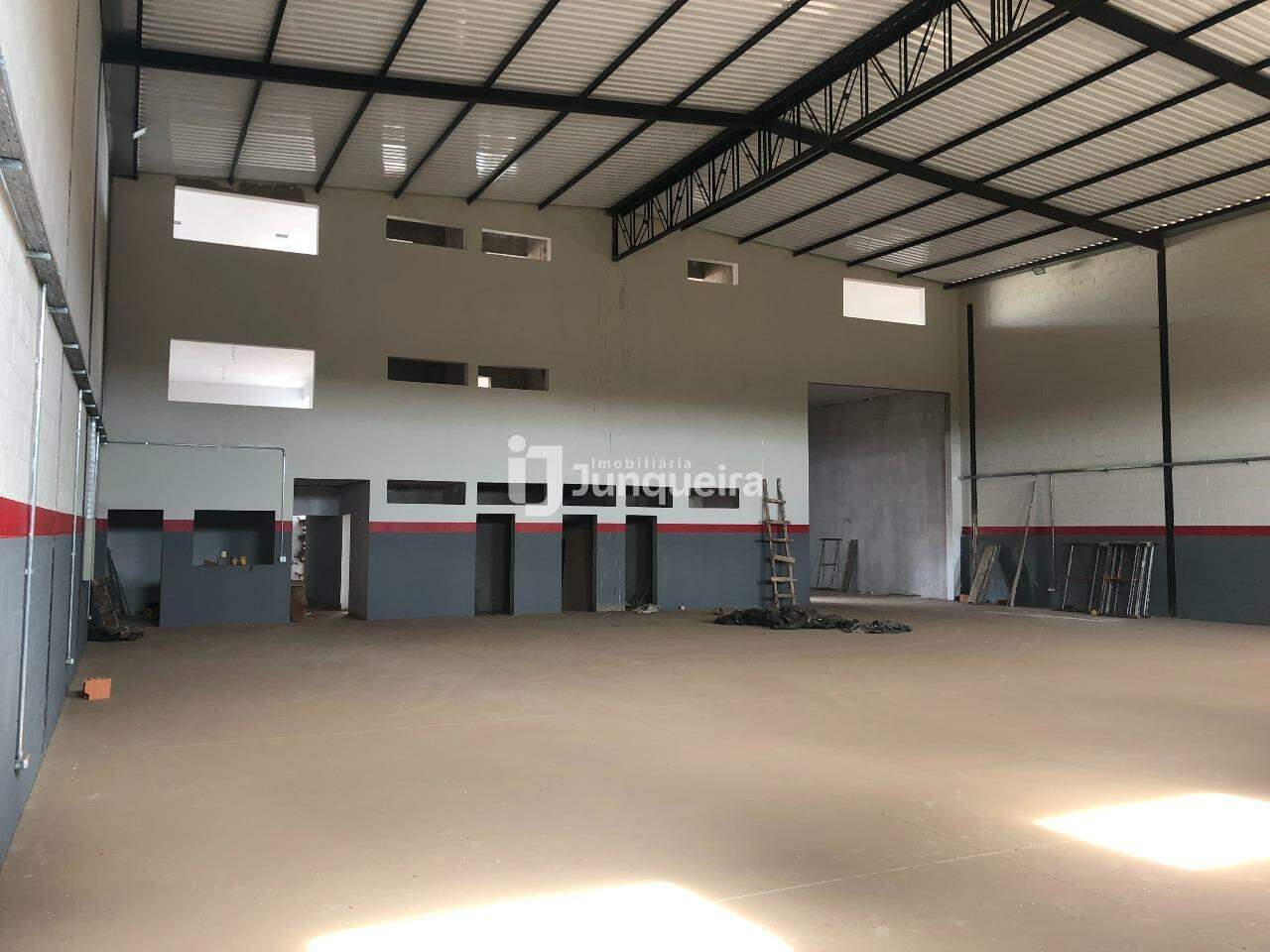 Prédio Comercial para alugar, no bairro Guamium em Piracicaba - SP