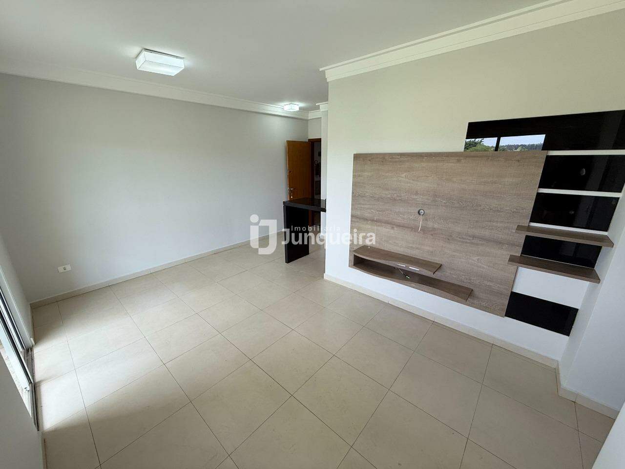 Apartamento para alugar no  Praça  Astúrias, 2 quartos, 1 vaga, no bairro Jardim Astúrias I em Piracicaba - SP