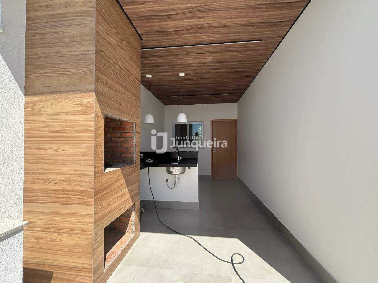 Casa em Condomínio à venda no Mônaco, 3 quartos, sendo 1 suíte, 2 vagas, no bairro Água Branca em Piracicaba - SP