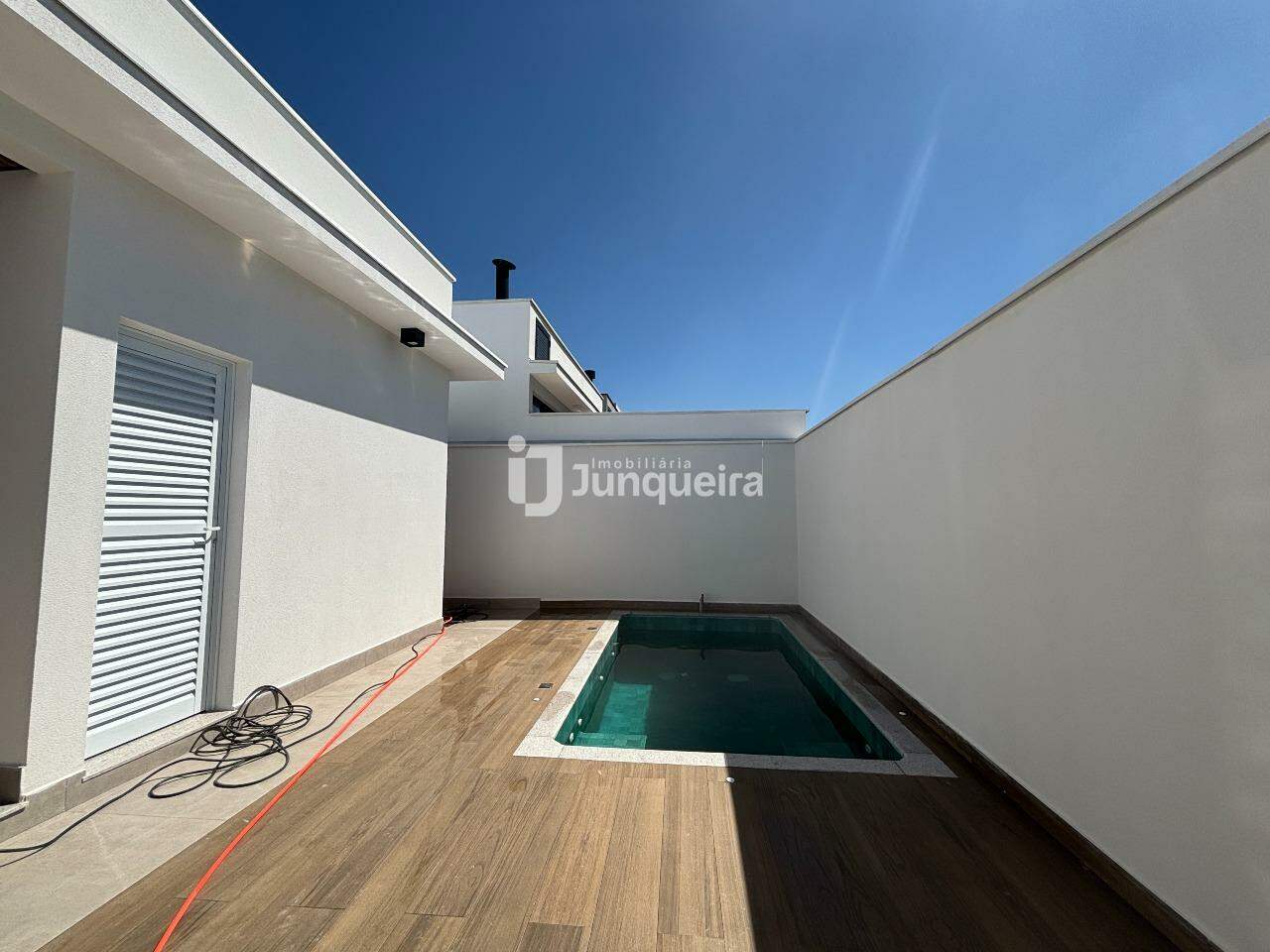 Casa em Condomínio à venda no Mônaco, 3 quartos, sendo 1 suíte, 2 vagas, no bairro Água Branca em Piracicaba - SP