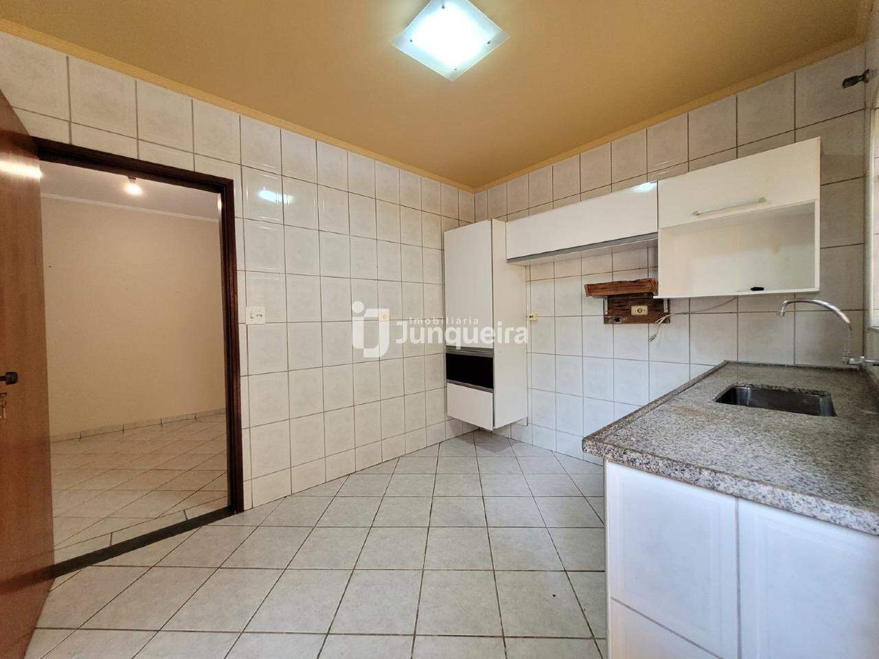 Casa para alugar, 3 quartos, 2 vagas, no bairro Água Branca em Piracicaba - SP