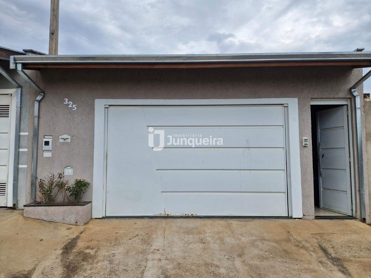 Casa à venda, 2 quartos, 2 vagas, no bairro Altos do São Francisco em Piracicaba - SP