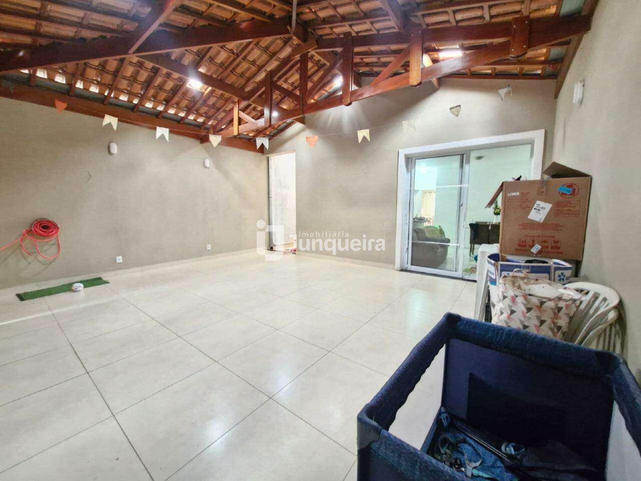 Casa à venda, 2 quartos, 2 vagas, no bairro Altos do São Francisco em Piracicaba - SP