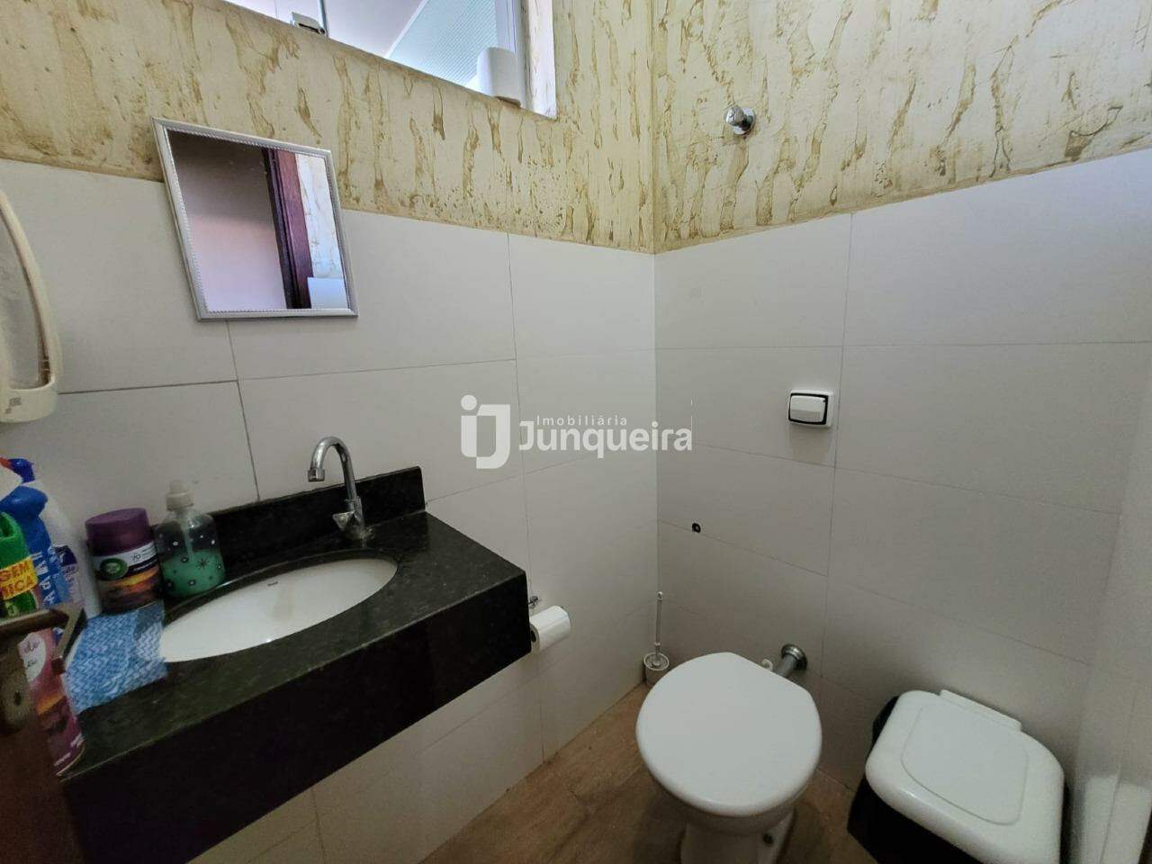 Prédio Comercial para alugar, 2 vagas, no bairro Paulista em Piracicaba - SP