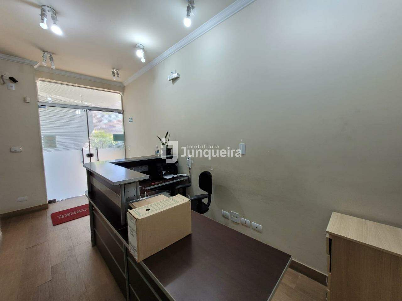 Prédio Comercial para alugar, 2 vagas, no bairro Paulista em Piracicaba - SP