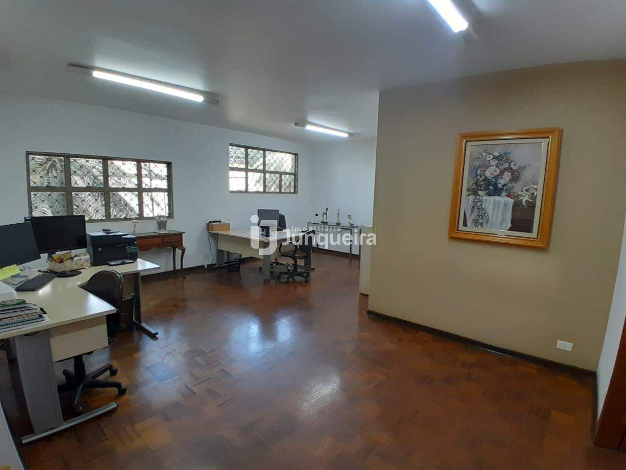 Casa à venda, 4 quartos, sendo 1 suíte, 4 vagas, no bairro Cidade Alta em Piracicaba - SP